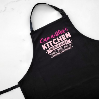 copy of Personalised Apron with Name and Wreath - 2