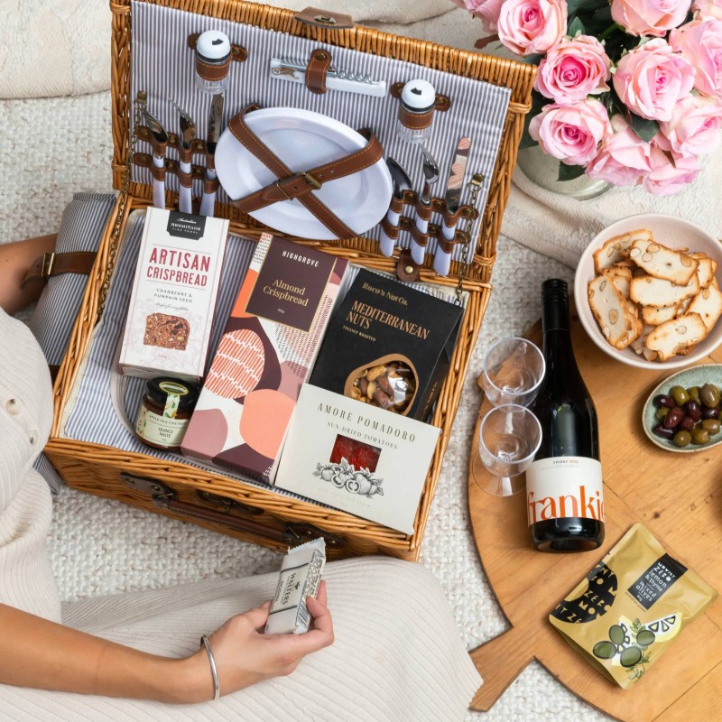 Deluxe Picnic Basket Gift Set - 2