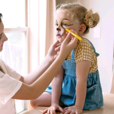 Body Doodlers - Face and Body Crayons by Ooly Markers - 2