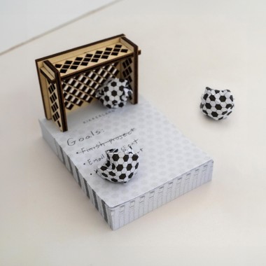 Desktop Soccer Goals Sticky Notes by Kikkerland - 4